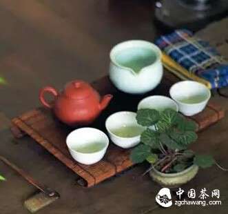 雾霾天应多饮茶有助健康