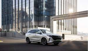 大7座新能源SUV：比亚迪同款动力，10万起的蓝电E5又省又快？