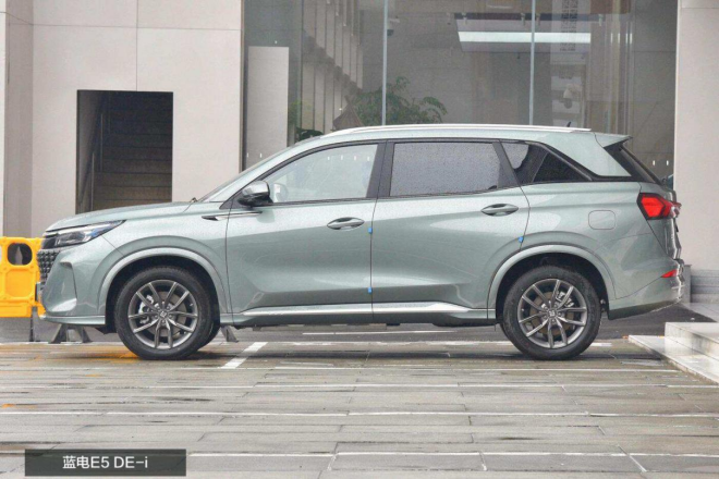 大7座新能源SUV：蓝电E5综合优惠至高3万5，启辰大V DD-i怎么比？