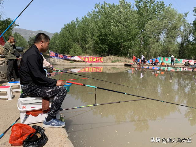 新手垂钓黑坑必备技能，玩转频率与灵活应变能力才能让鱼获翻倍