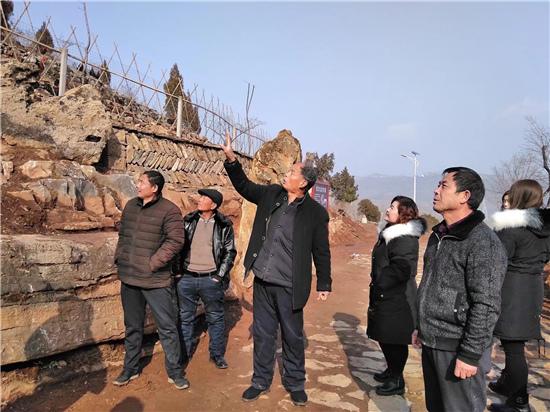 临沂“兵支书”让山村“逆袭”：穷沟变富窝，荒山成金山