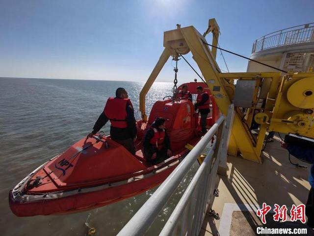 探访江苏滨海海洋牧场：海上“荷花”开 搭台新牧渔