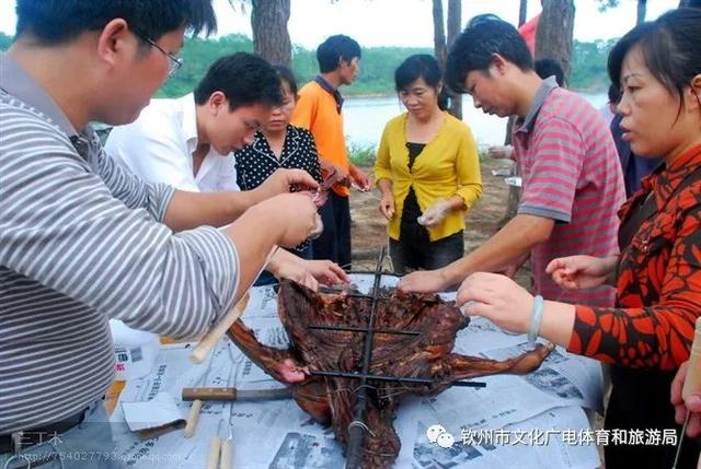 北部湾花卉小镇的草莓熟啦！“冬天的第一颗草莓”你吃了嘛？