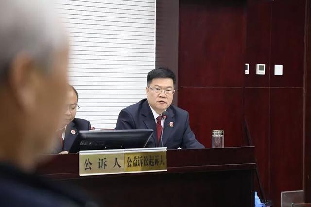 【东检快讯】检察长出庭支持桥东区首例刑事附带民事公益诉讼案件