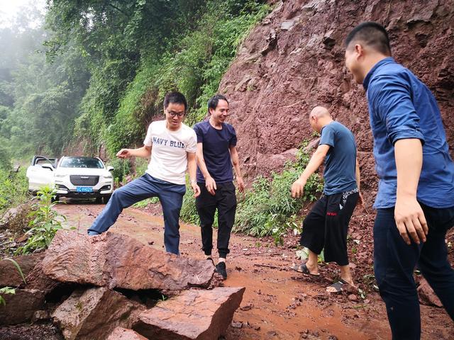 「映像昭通」一车绥江扶贫兔的雨季辗转，有你想象不到的惊心动魄