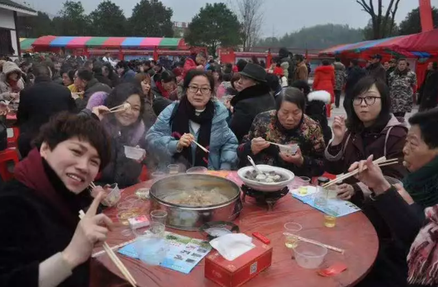 走，到石首桃花山第二届生态黑猪文化节看稀奇打年货去