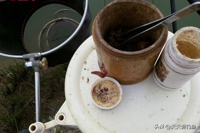 深秋野河钓鲫鱼，4个自制饵料配方，效果远超商品饵