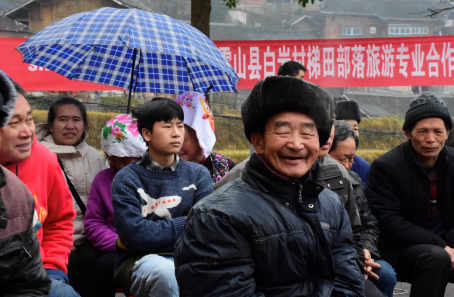 白云深处有人家！贵州这个贫困村，逆袭成了网红村