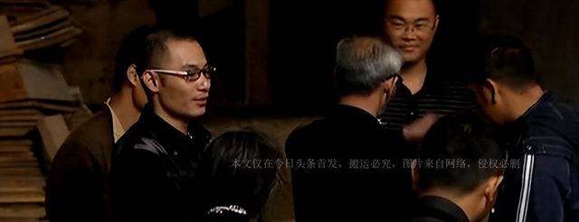 2011年，江西六旬老汉把毒蛇驯得像亲儿子，凭此手艺一年赚千万