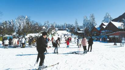 体验不一样的冰雪游“大餐”