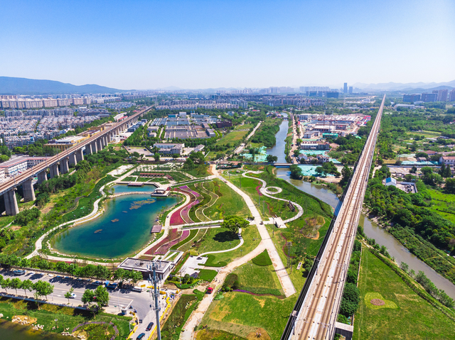 明外郭添新景，“花海观郭”待客来