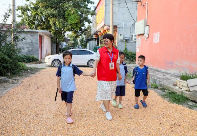 践行“需、用、育、制”四字诀！滕州市创新服务孤困儿童文明实践新模式