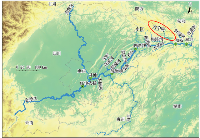 重庆“鱼坑”变鱼库，父子日捞1000斤赚12万！长江禁渔是救命草？