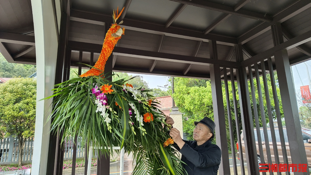 这样留住春天好特别！长沙花艺大师用12种鲜花打造3米高迎宾孔雀