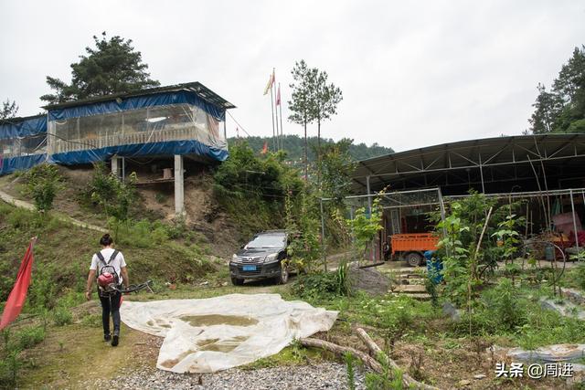 “隐居”深山，耐得住寂寞，受得了艰辛，这个漂亮的女人不简单