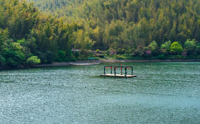 不出门就能泡温泉，被3个5A级景区包围，这家酒店是我的菜