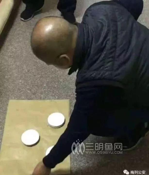 街拍爆料：“蛇王”被刑拘了！他常年做这个生意，冰柜放的都是……；还敢玩吗？这伙游戏诈骗团伙被抓了！