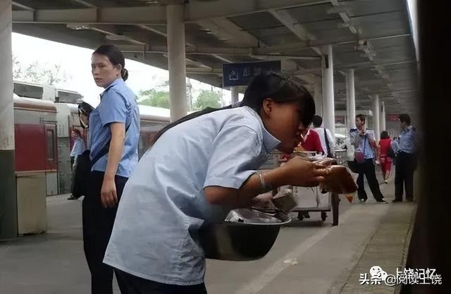 30多年前 上饶山鸡腿曾闻名全国 各地旅客记忆中每只要5元