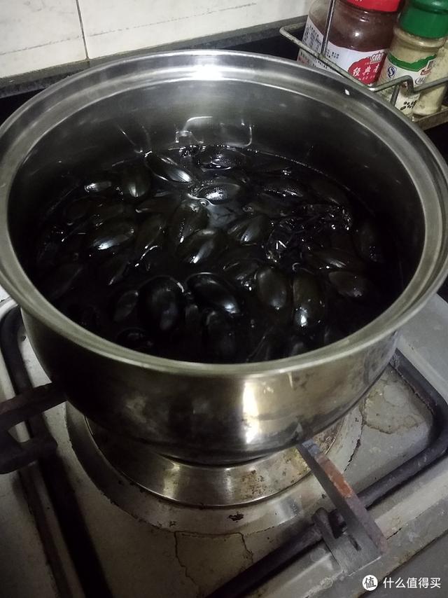 广东人煮“水曱甴（蟑螂）”？错了，那是在做和味龙虱