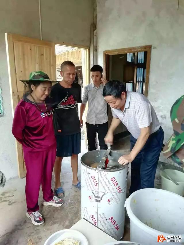 湖南养蜂大户的甜蜜生活，你们感受一下