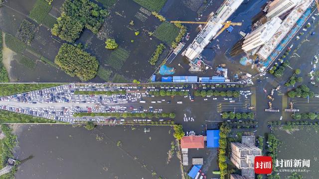 洪水围城｜新一轮降雨将至，河南卫辉城区8.6万人紧急转移