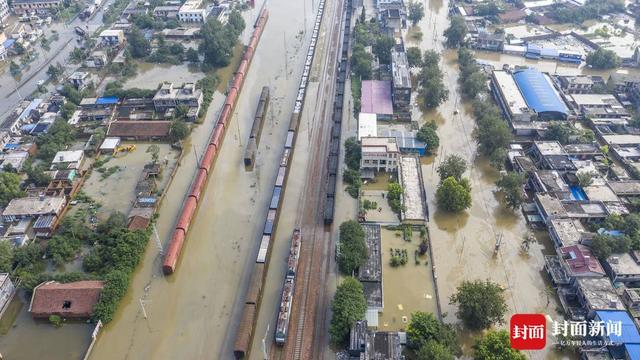 洪水围城｜新一轮降雨将至，河南卫辉城区8.6万人紧急转移