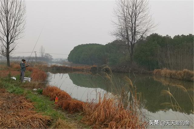 冬季野钓大鲫鱼，不怕天冷就怕天热，这4种天气才是爆护天