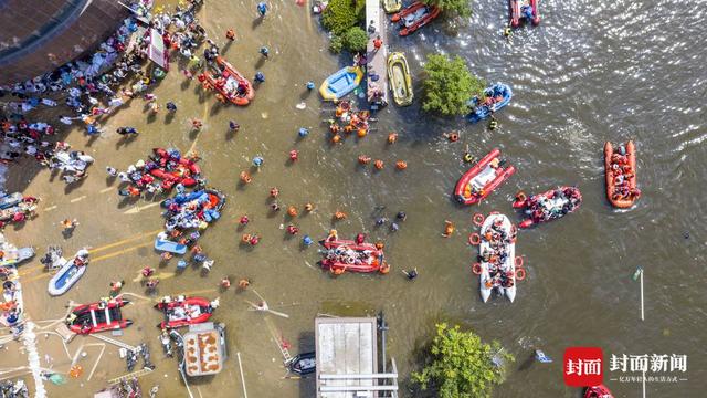 洪水围城｜新一轮降雨将至，河南卫辉城区8.6万人紧急转移