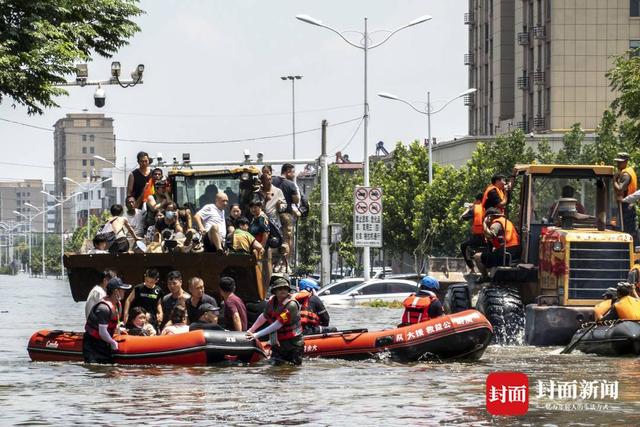 洪水围城｜新一轮降雨将至，河南卫辉城区8.6万人紧急转移