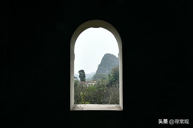 探秘中梁山中神秘的荒废城堡，据说曾有两只熊跑了出来