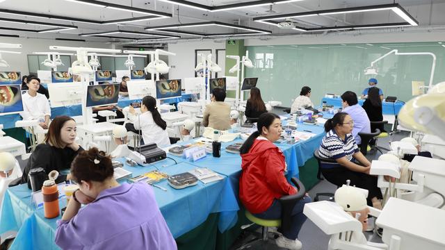 医学教育｜学员集体剥鸭蛋？口腔种植培训都学点啥