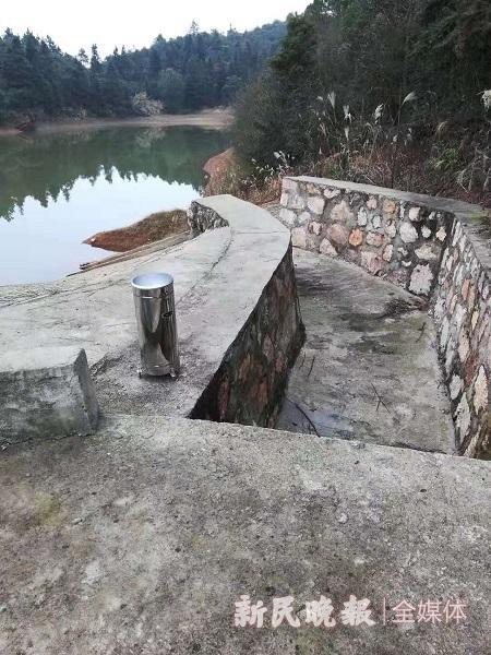 「新春走基层」探老乡话小康｜湖南衡东大培村：路宽灯明房车新 水清酒香龙狮腾