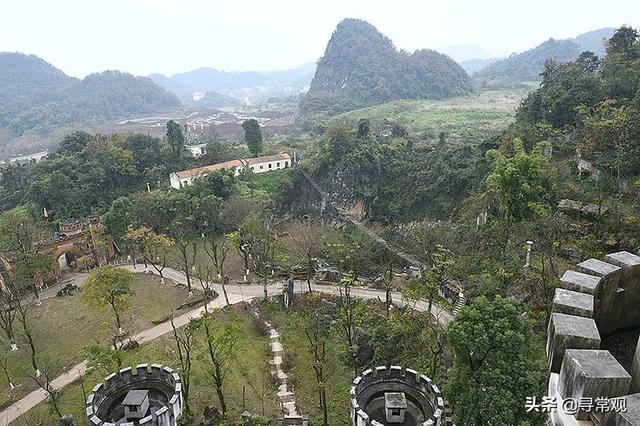 探秘中梁山中神秘的荒废城堡，据说曾有两只熊跑了出来