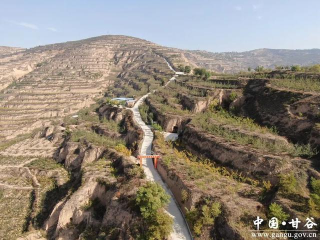 垦荒“铁人”宋晓冬：月亮顶变身“花果山” 种养结合走出“生态”致富路