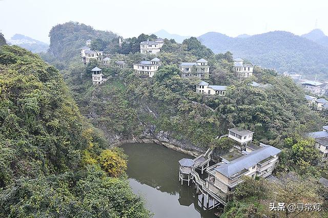 探秘中梁山中神秘的荒废城堡，据说曾有两只熊跑了出来