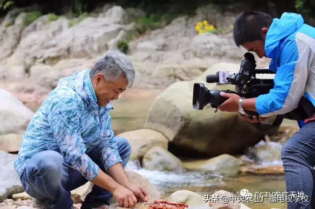 【农广天地】春暖花开，听暖心的故事，品地道的黄羊美食