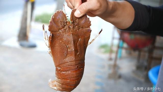 越南街头制作的扁虾，油炸生吃女友口水流干了