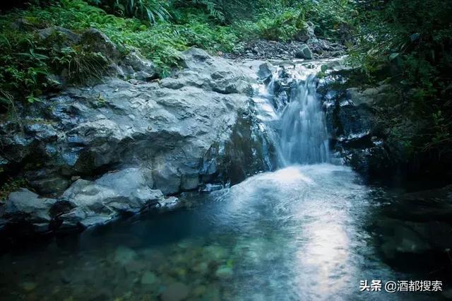 幸福苗寨，美丽仙峰