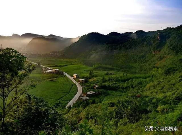 幸福苗寨，美丽仙峰