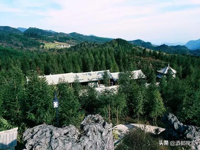 幸福苗寨，美丽仙峰