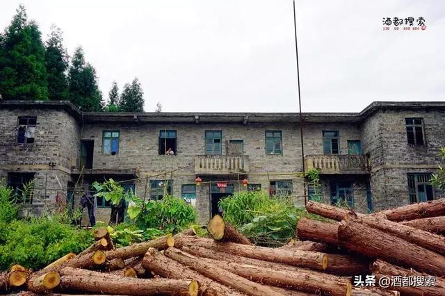 幸福苗寨，美丽仙峰