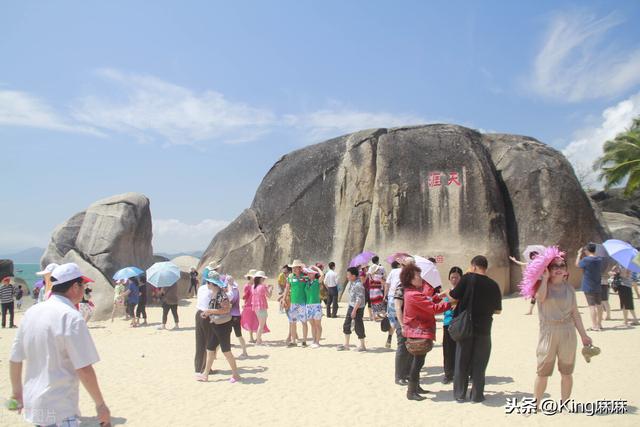 “三个沙虫一盘菜，甘蔗火上烤着卖”，海南到底有多野