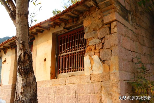 看图：海阳市盘石店镇一个小山村的实景，名叫“金银崮”