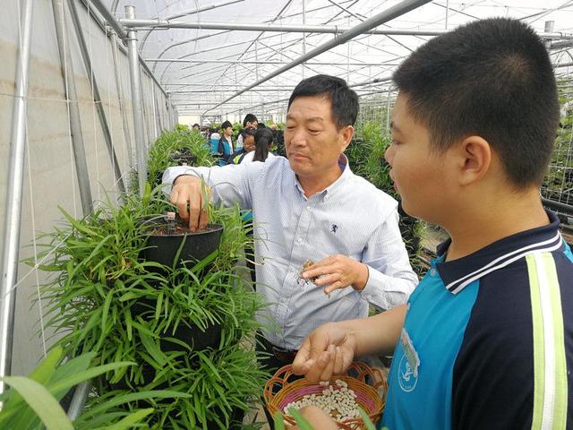 自建蔬菜大棚和动物园，汶上的这两所学校火了