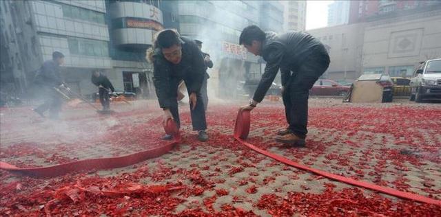 广东最牛黑老大许建强：暴打崩牙驹敛财数十亿，下场大快人心