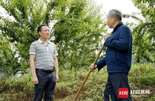 四川渠县的全国人大代表黄小军：“我要把来自田间地头的声音带到北京”