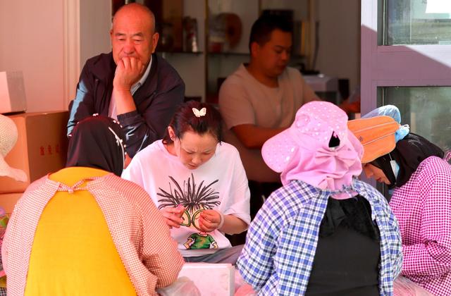 中国最大的冬虫夏草市场—西宁玖鹰虫草市场