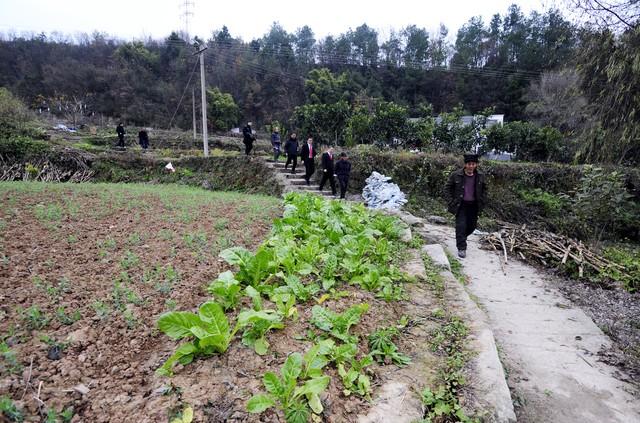 农户承包土地村集体收回，只有一种情况是合法的，农民必须要知道