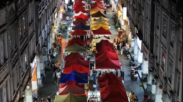 夜幕降临，来这里感受别样烟火