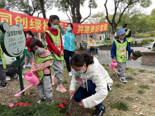 走，春暖花开植树去！九里亭街道打造城市“小森林”